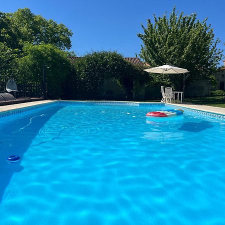 Entire Apartment With Swimming Pool Near Aubeterre Saint-Romain  Εξωτερικό φωτογραφία