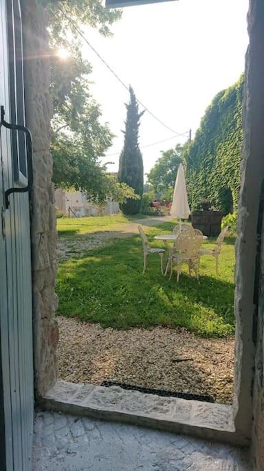 Entire Apartment With Swimming Pool Near Aubeterre Saint-Romain  Εξωτερικό φωτογραφία