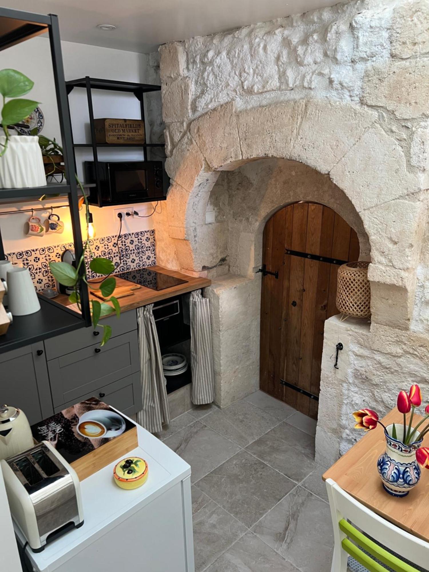 Entire Apartment With Swimming Pool Near Aubeterre Saint-Romain  Εξωτερικό φωτογραφία