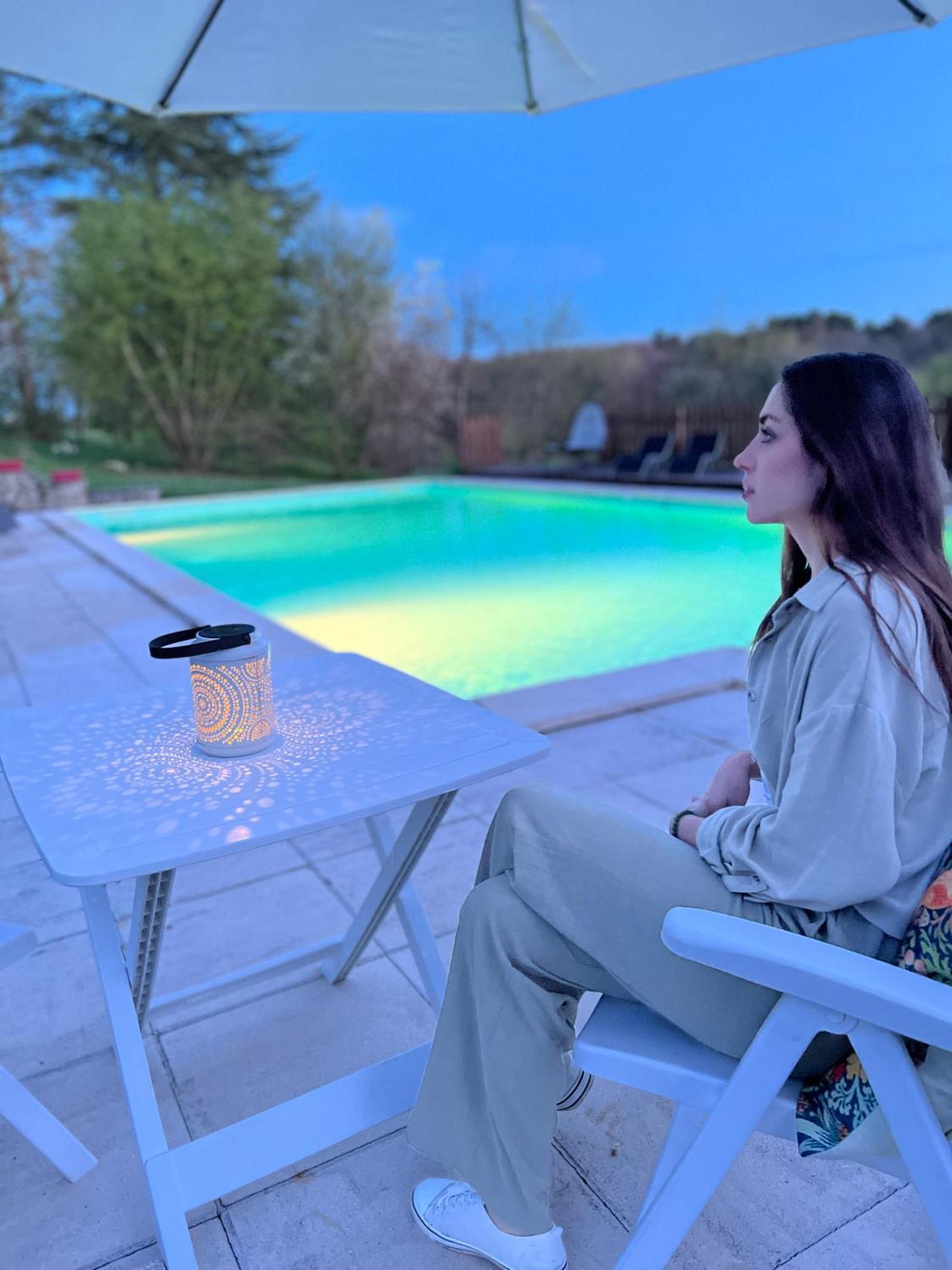 Entire Apartment With Swimming Pool Near Aubeterre Saint-Romain  Εξωτερικό φωτογραφία