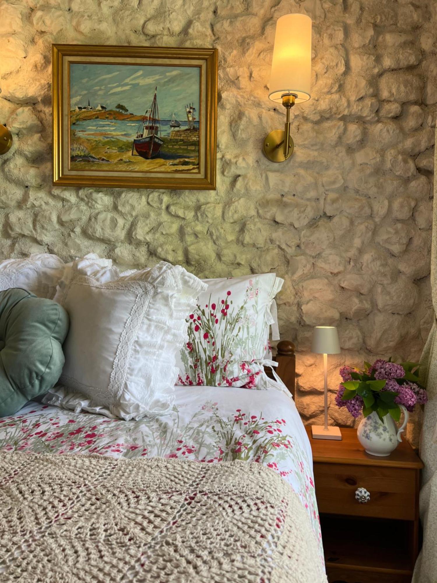 Entire Apartment With Swimming Pool Near Aubeterre Saint-Romain  Εξωτερικό φωτογραφία